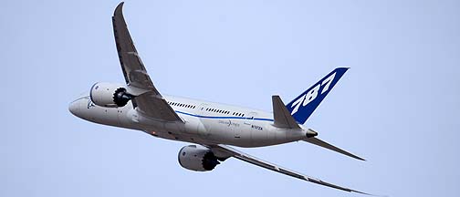 Boeing 787-8 N787ZA, Mesa-Gateway, November 11, 2011